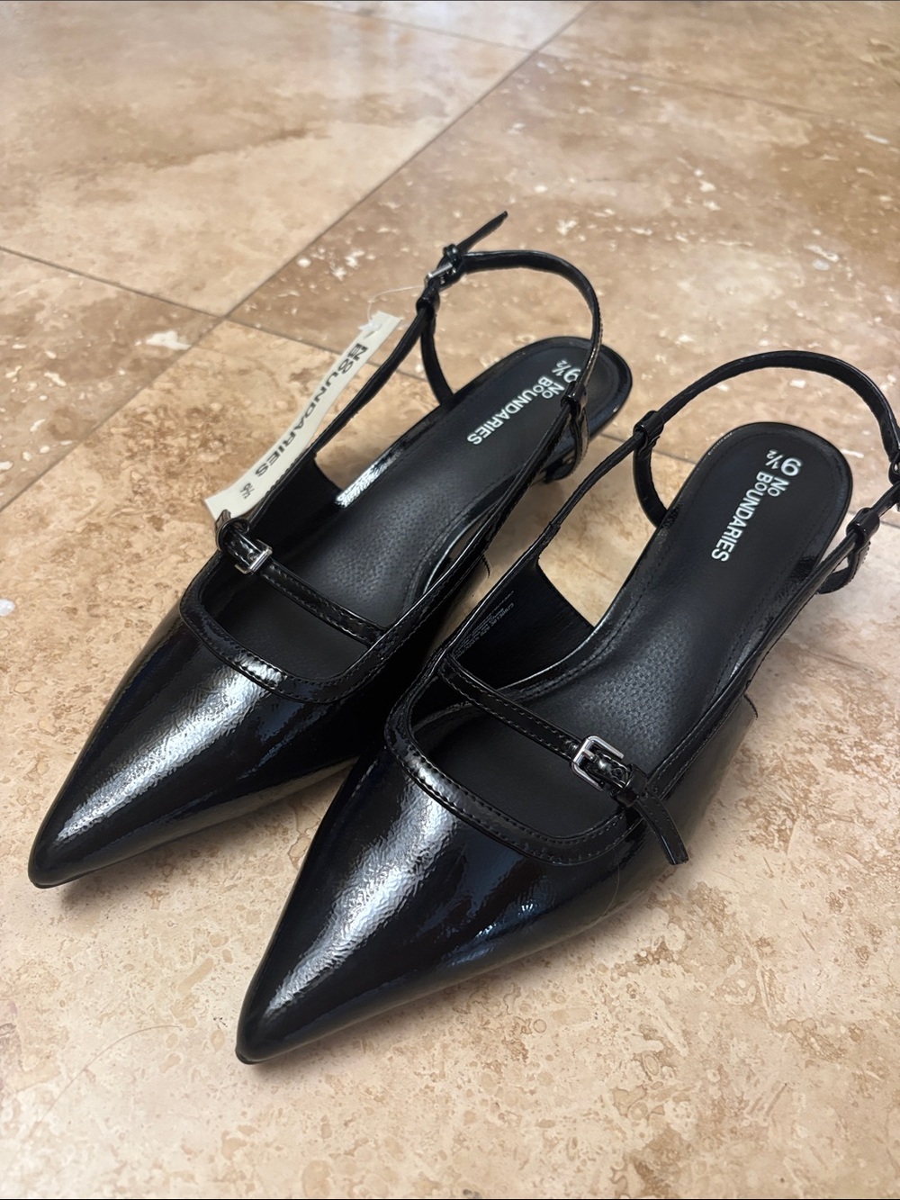 NWT No Boundaries Black Patent Pointed Slingback kitten heel